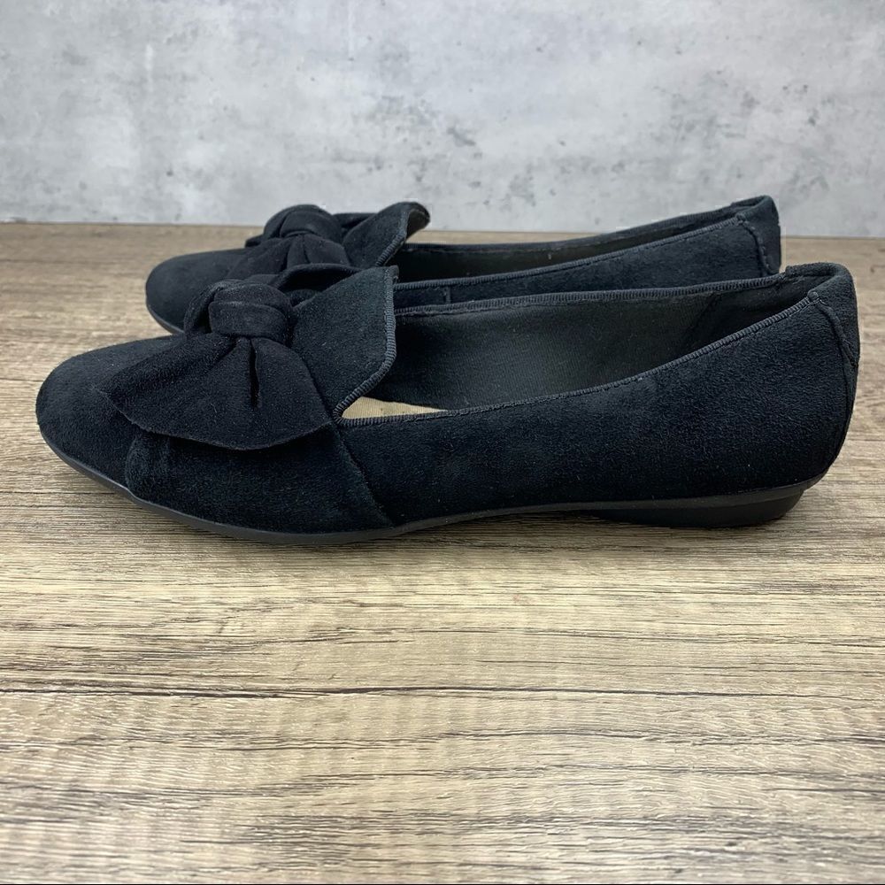 Clarks "Gracelin Jonas" Black Velvet Suede Bow Flats 6.5M